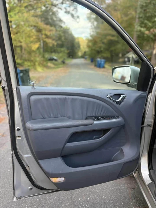 2008 Honda Odyssey - Image 10 of 13