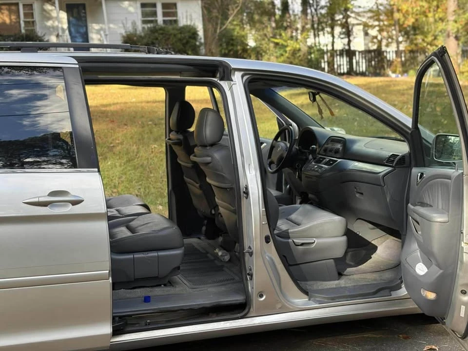 2008 Honda Odyssey - Image 6 of 13