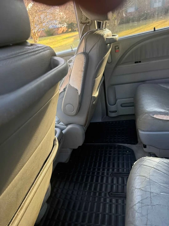 2008 Honda Odyssey - Image 18 of 20