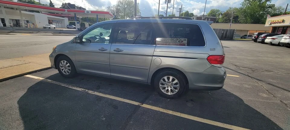 2008 Honda Odyssey - Image 2 of 10
