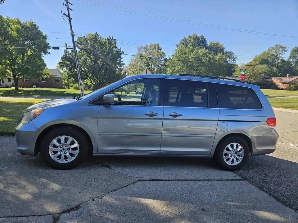 2008 Honda Odyssey - Image 2 of 7