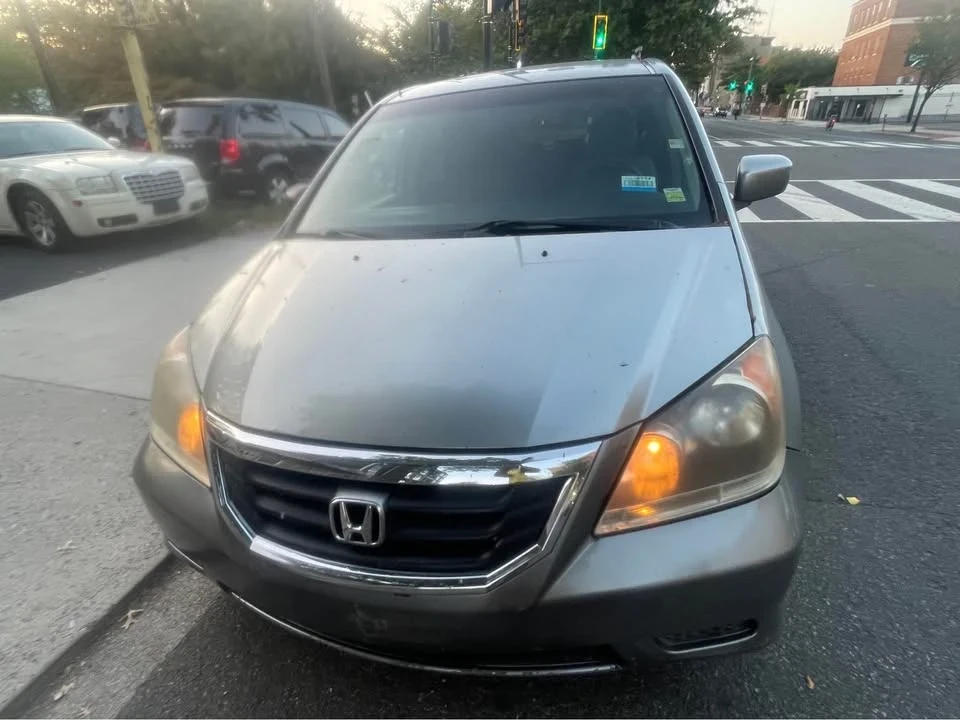 2008 Honda Odyssey - Image 2 of 17