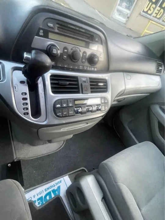 2008 Honda Odyssey - Image 10 of 17