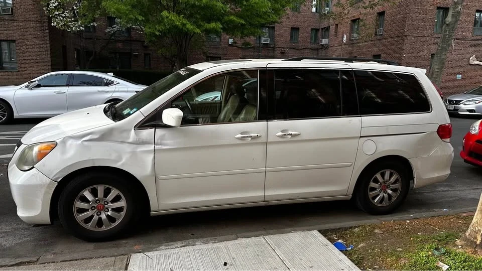 2008 Honda Odyssey - Image 2 of 4