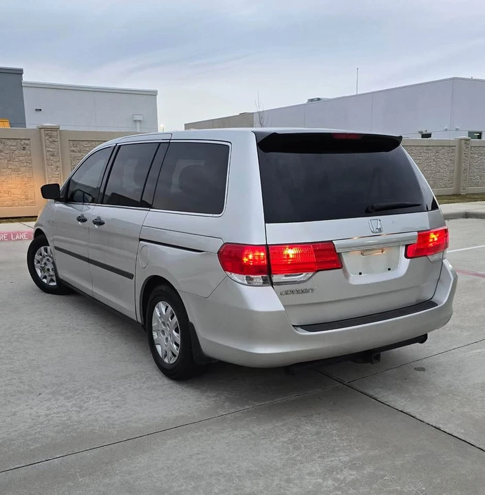 2008 Honda Odyssey - Image 2 of 7