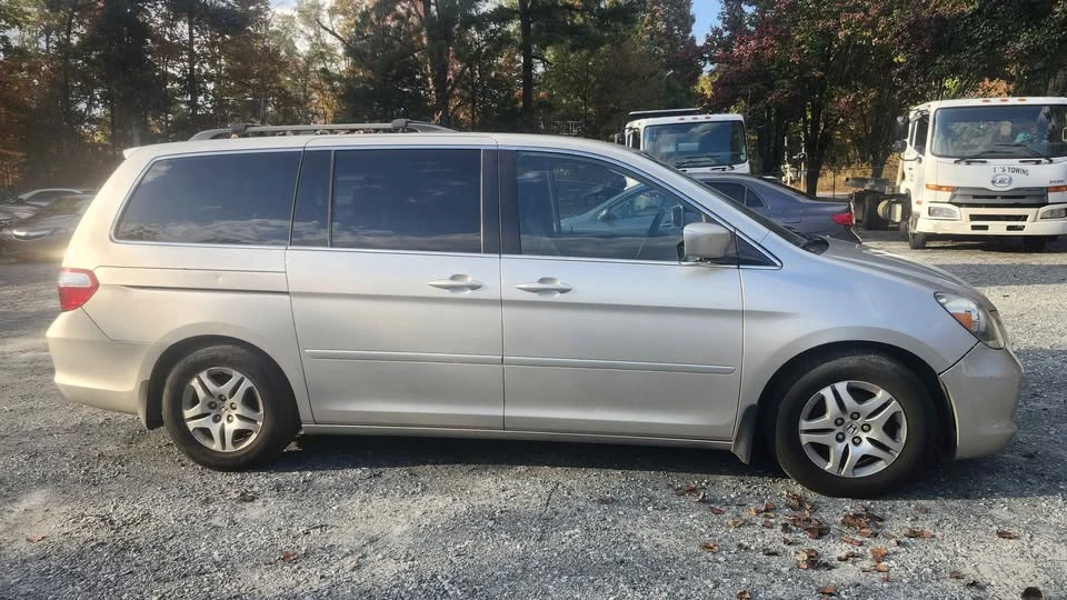 2008 Honda Odyssey - Image 2 of 10