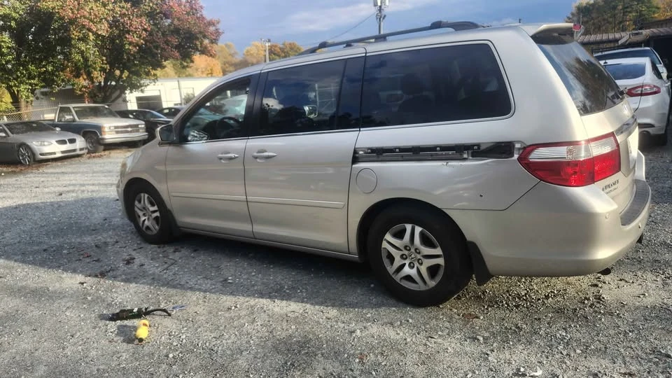 2008 Honda Odyssey - Image 8 of 10