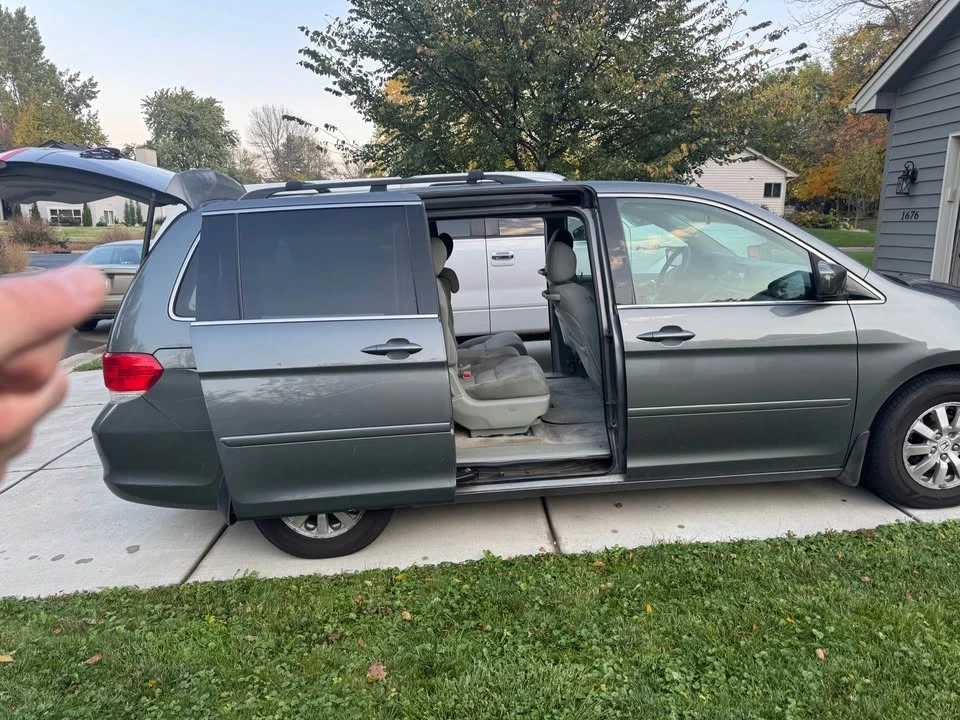 2008 Honda Odyssey - Image 2 of 6