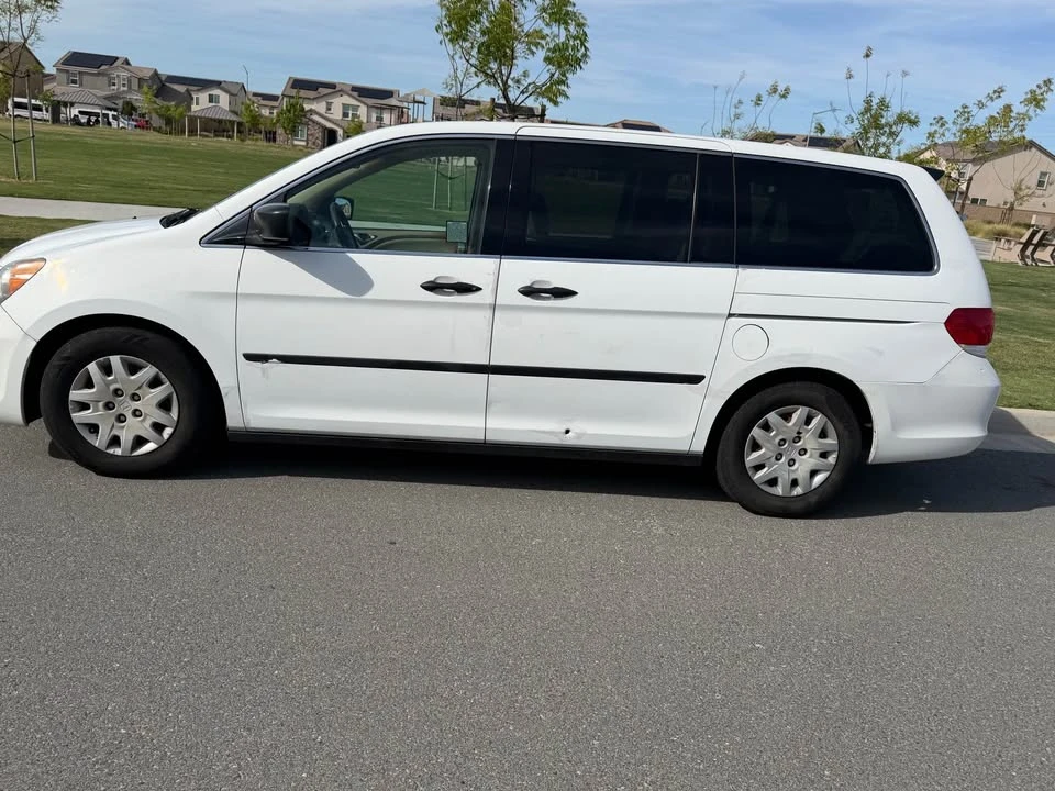 2008 Honda Odyssey - Image 2 of 9