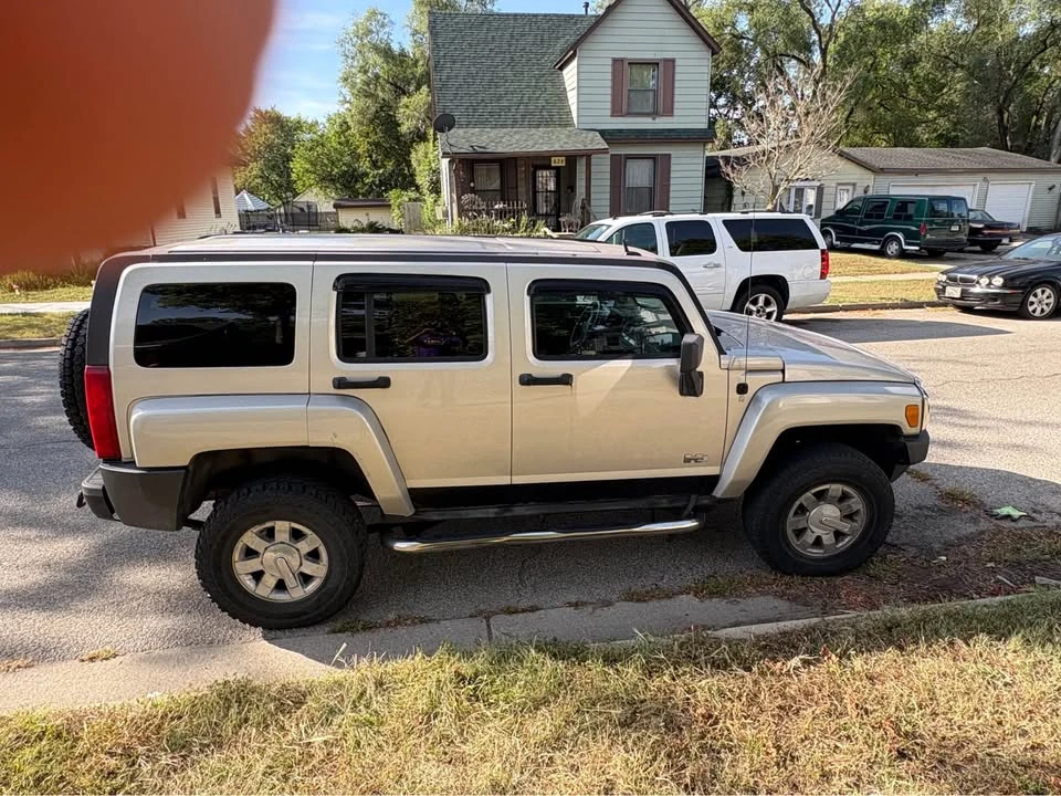 2008 Hummer Hummer H3 - Image 2 of 4