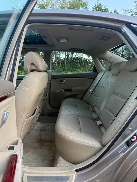 2008 Hyundai Azera - Image 10 of 11