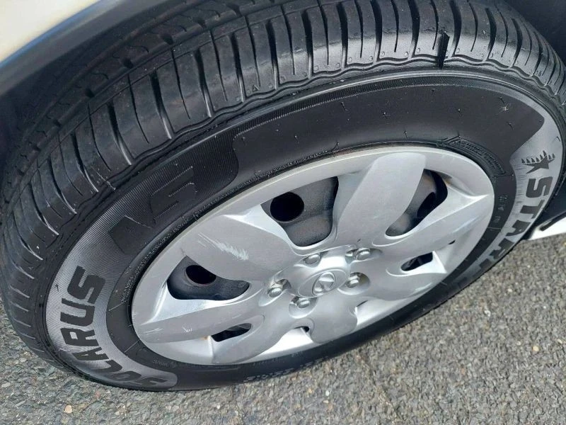 2008 Hyundai Elantra - Image 7 of 12
