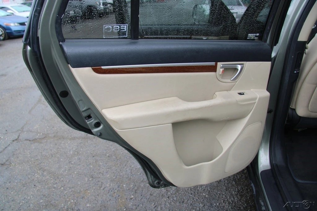 2008 Hyundai Santa Fe - Image 20 of 21