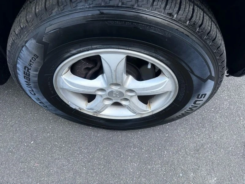2008 Hyundai Santa Fe - Image 9 of 12