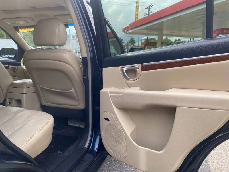 2008 Hyundai Santa Fe - Image 9 of 10