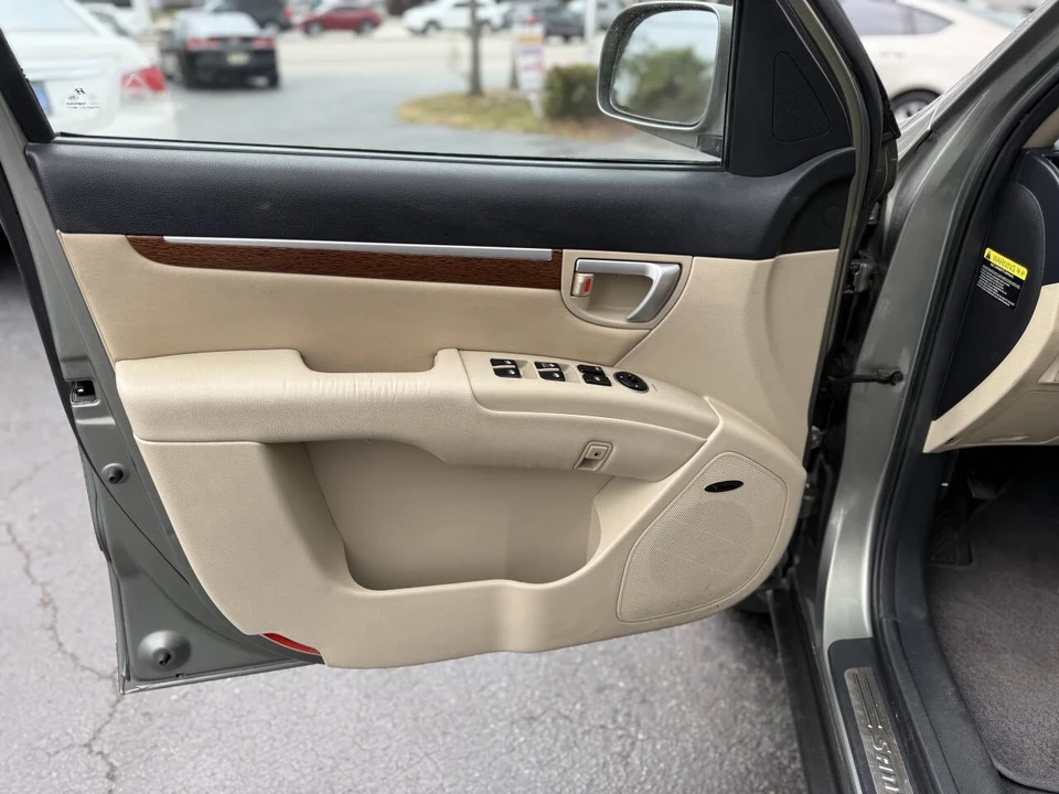 2008 Hyundai Santa Fe - Image 11 of 21
