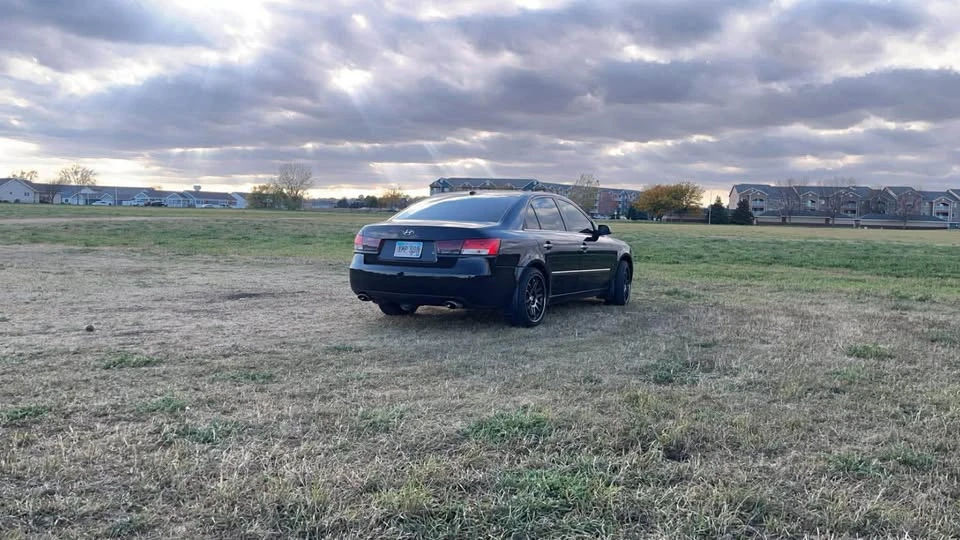 2008 Hyundai Sonata - Image 9 of 11