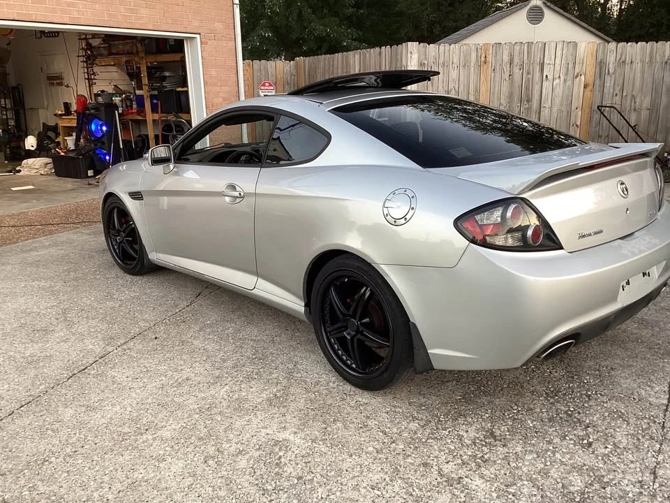 2008 Hyundai Tiburon - Image 8 of 10