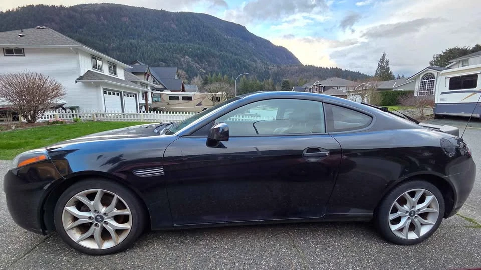 2008 Hyundai Tiburon - Image 2 of 11