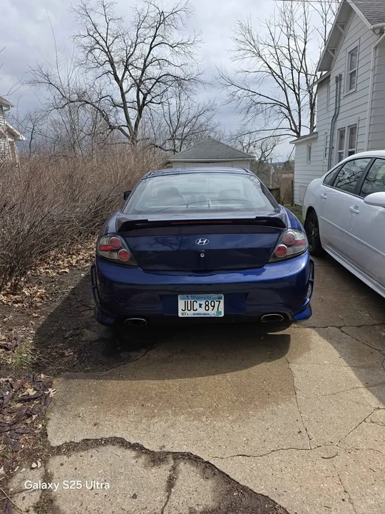 2008 Hyundai Tiburon - Image 7 of 8
