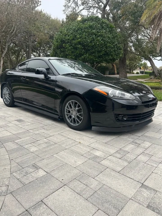 2008 Hyundai Tiburon - Image 2 of 8