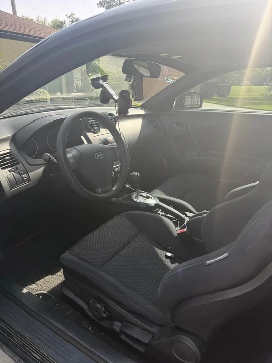 2008 Hyundai Tiburon - Image 5 of 8