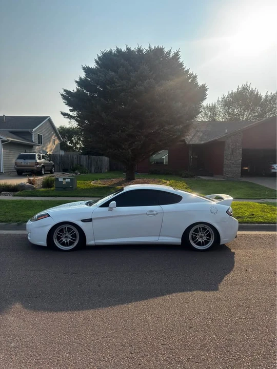 2008 Hyundai Tiburon - Image 4 of 9