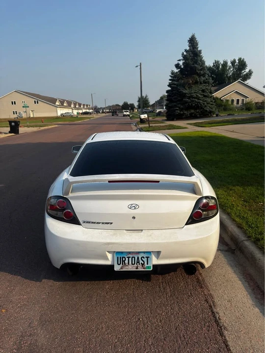 2008 Hyundai Tiburon - Image 3 of 9