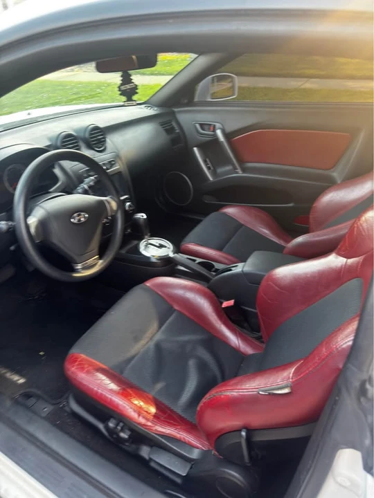 2008 Hyundai Tiburon - Image 7 of 9