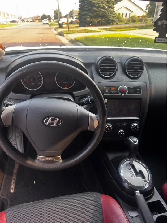 2008 Hyundai Tiburon - Image 6 of 9