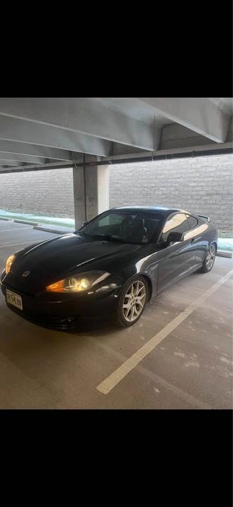 2008 Hyundai Tiburon - Image 2 of 8