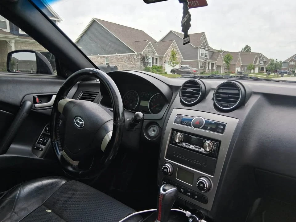 2008 Hyundai Tiburon - Image 8 of 9