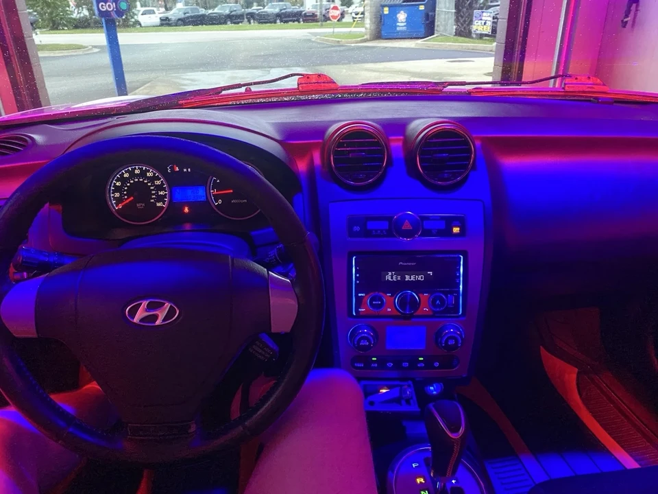 2008 Hyundai Tiburon - Image 10 of 13