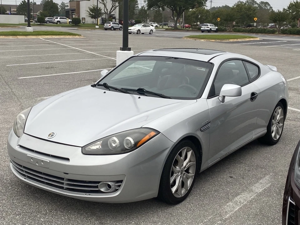 2008 Hyundai Tiburon - Image 5 of 13