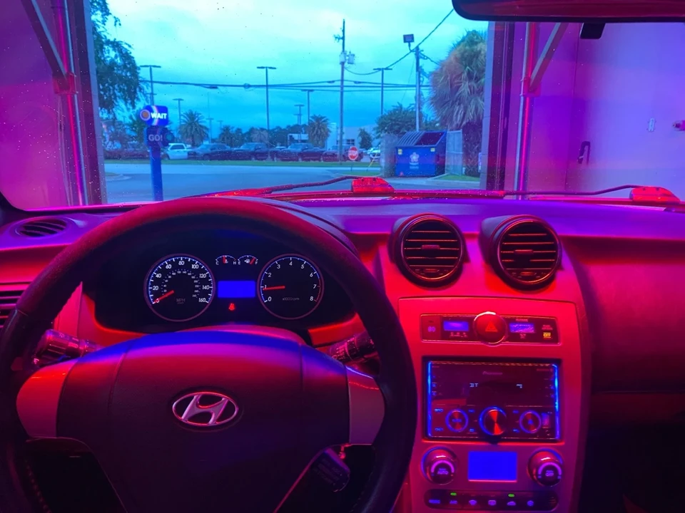 2008 Hyundai Tiburon - Image 11 of 13
