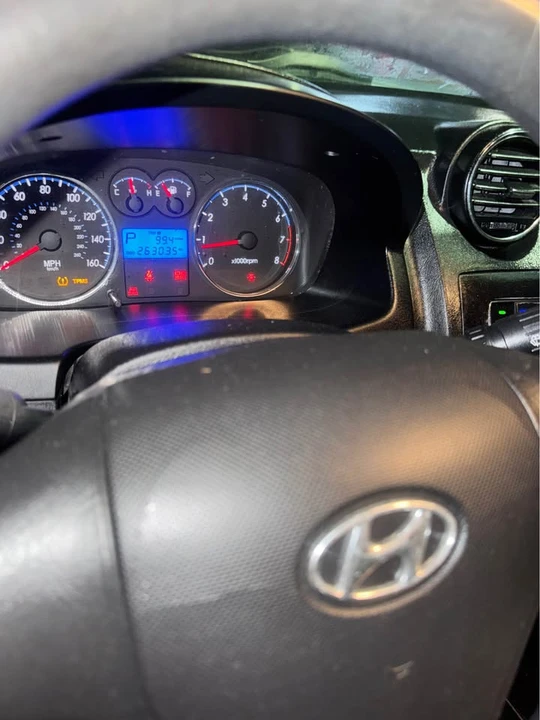 2008 Hyundai Tiburon - Image 11 of 13
