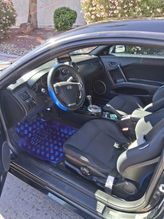 2008 Hyundai Tiburon - Image 2 of 6