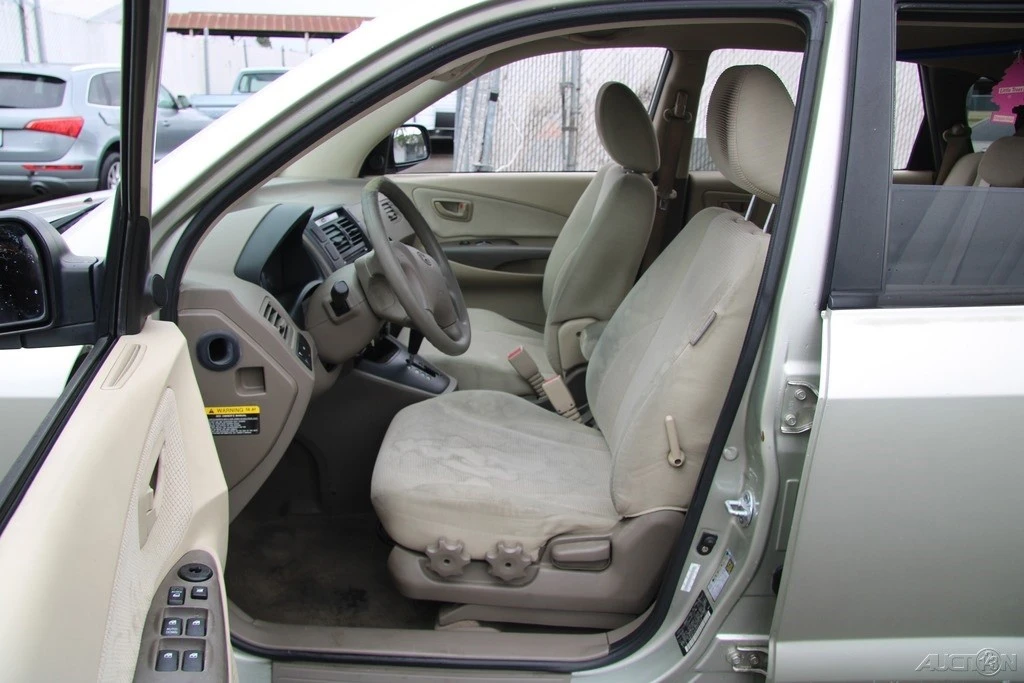 2008 Hyundai Tucson - Image 12 of 21