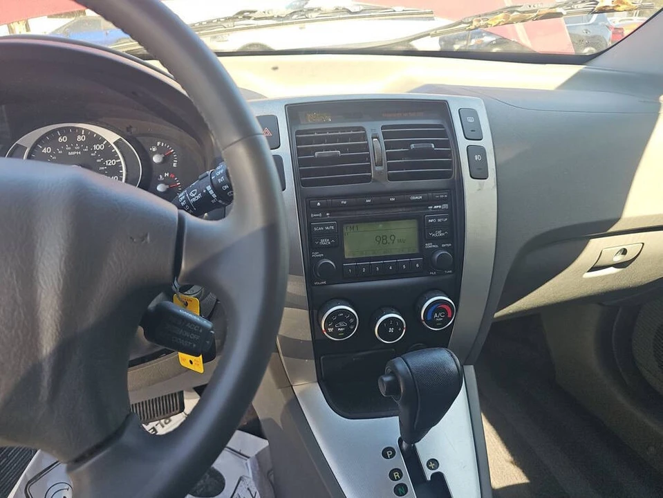 2008 Hyundai Tucson - Image 17 of 21