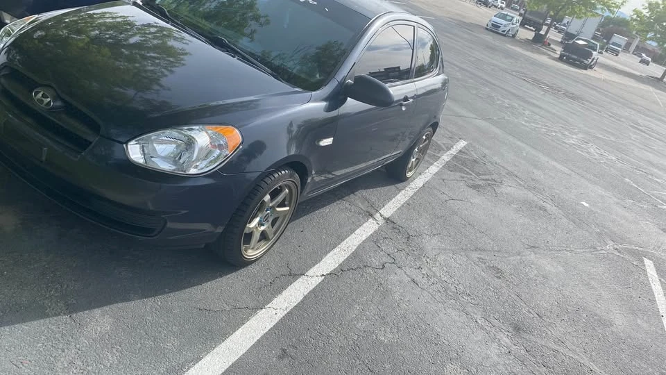 2008 Hyundai Accent - Image 2 of 4