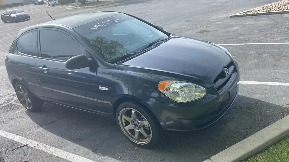 2008 Hyundai Accent - Image 3 of 4