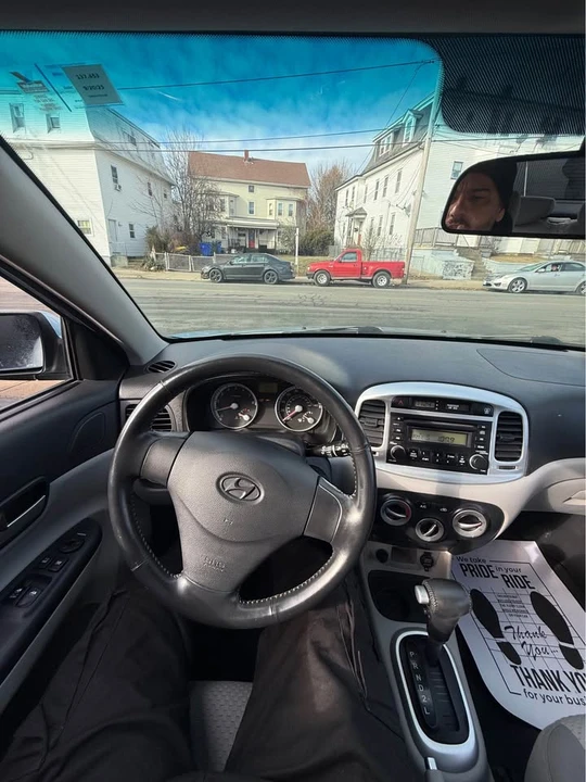 2008 Hyundai Accent - Image 9 of 9