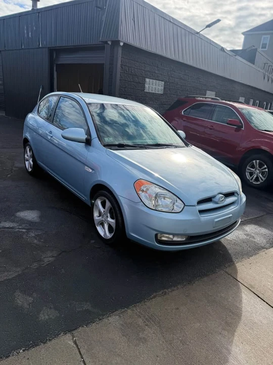2008 Hyundai Accent - Image 2 of 9