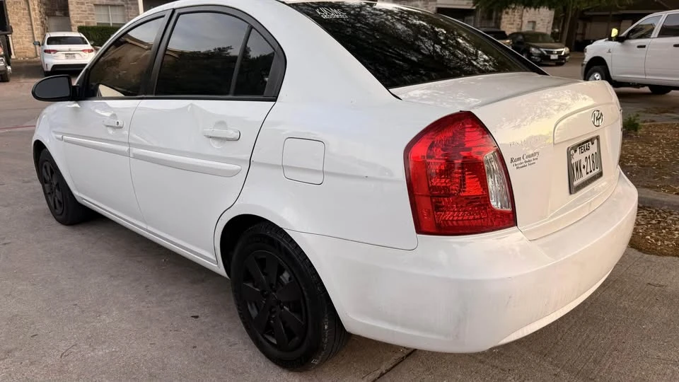 2008 Hyundai Accent - Image 4 of 9