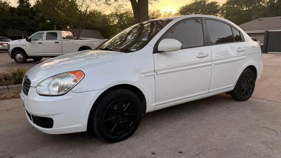 2008 Hyundai Accent - Image 3 of 9