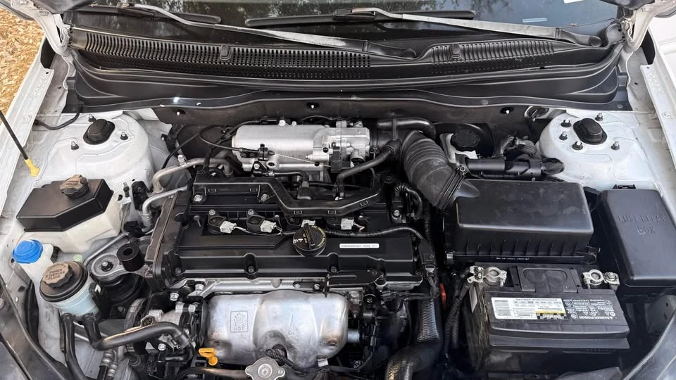2008 Hyundai Accent - Image 9 of 9