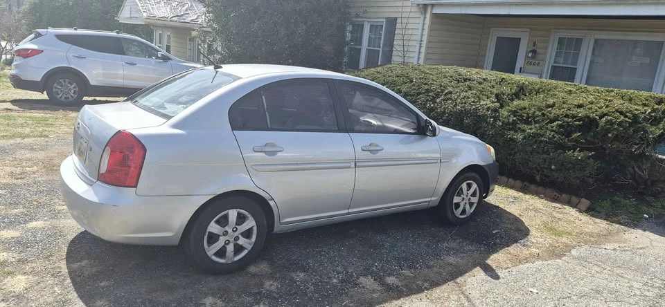 2008 Hyundai Accent - Image 9 of 9