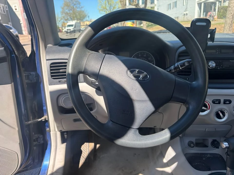 2008 Hyundai Accent - Image 8 of 10
