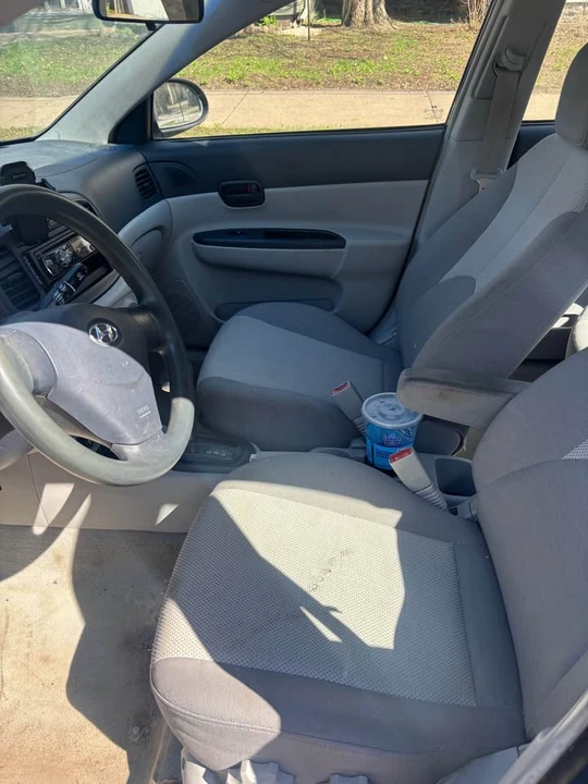 2008 Hyundai Accent - Image 5 of 10