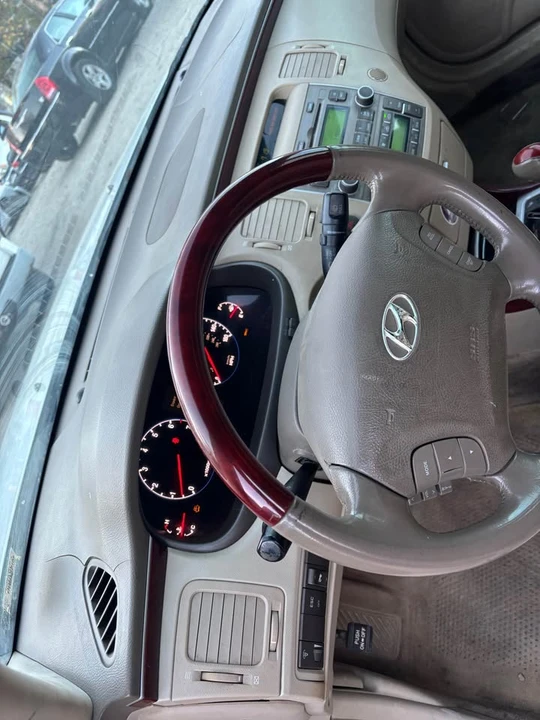 2008 Hyundai Azera - Image 5 of 6